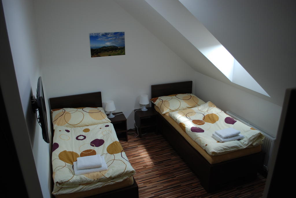 Penzion Na Dedine Mutěnice Kamer foto
